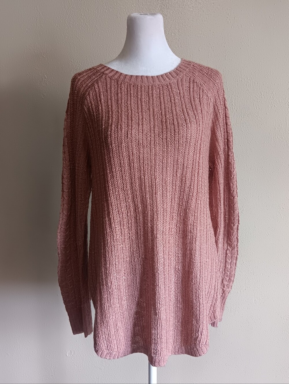 Soft Ribbed Long Crewneck Women's Sweater, Dusty Rose Pink Republic Size Medium